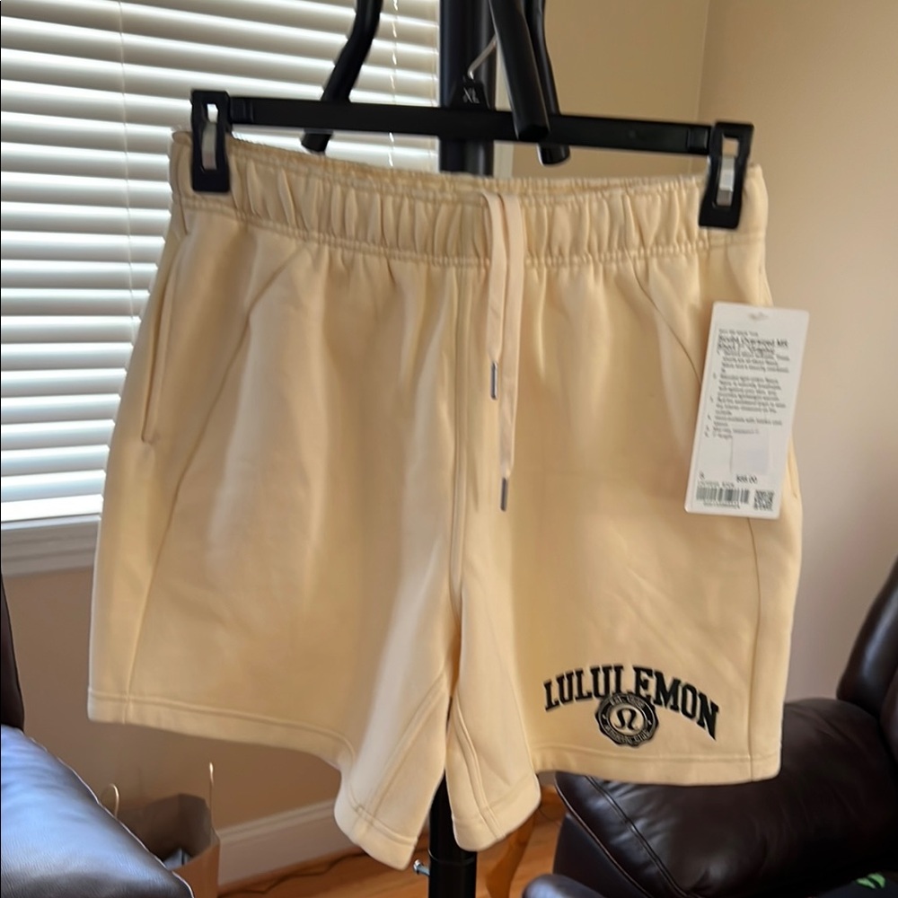 Scuba Oversized Graphic Shorts
